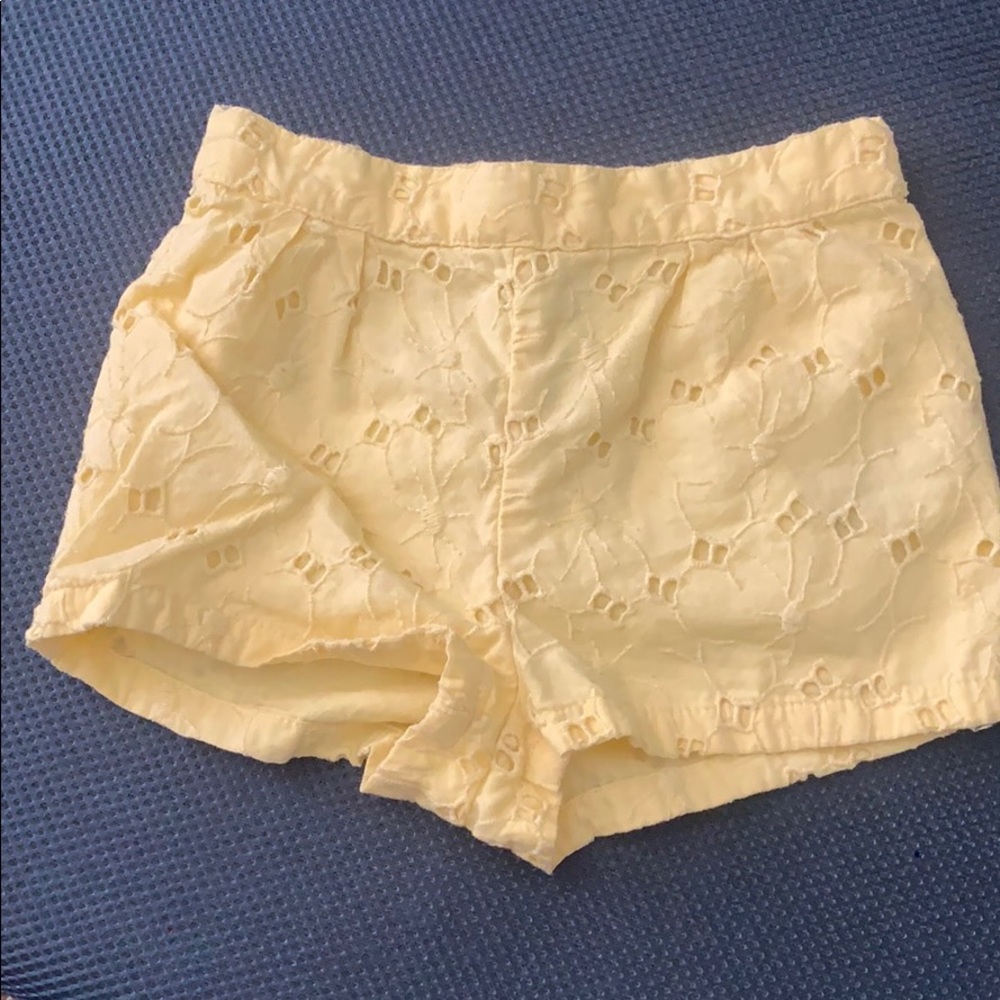 BABY GAP Girl’s Yellow Eyelet Shorts Size 6-12M EUC